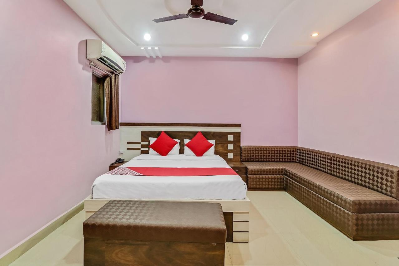Super Hotel O Royal Raj Nandgaon Exteriér fotografie